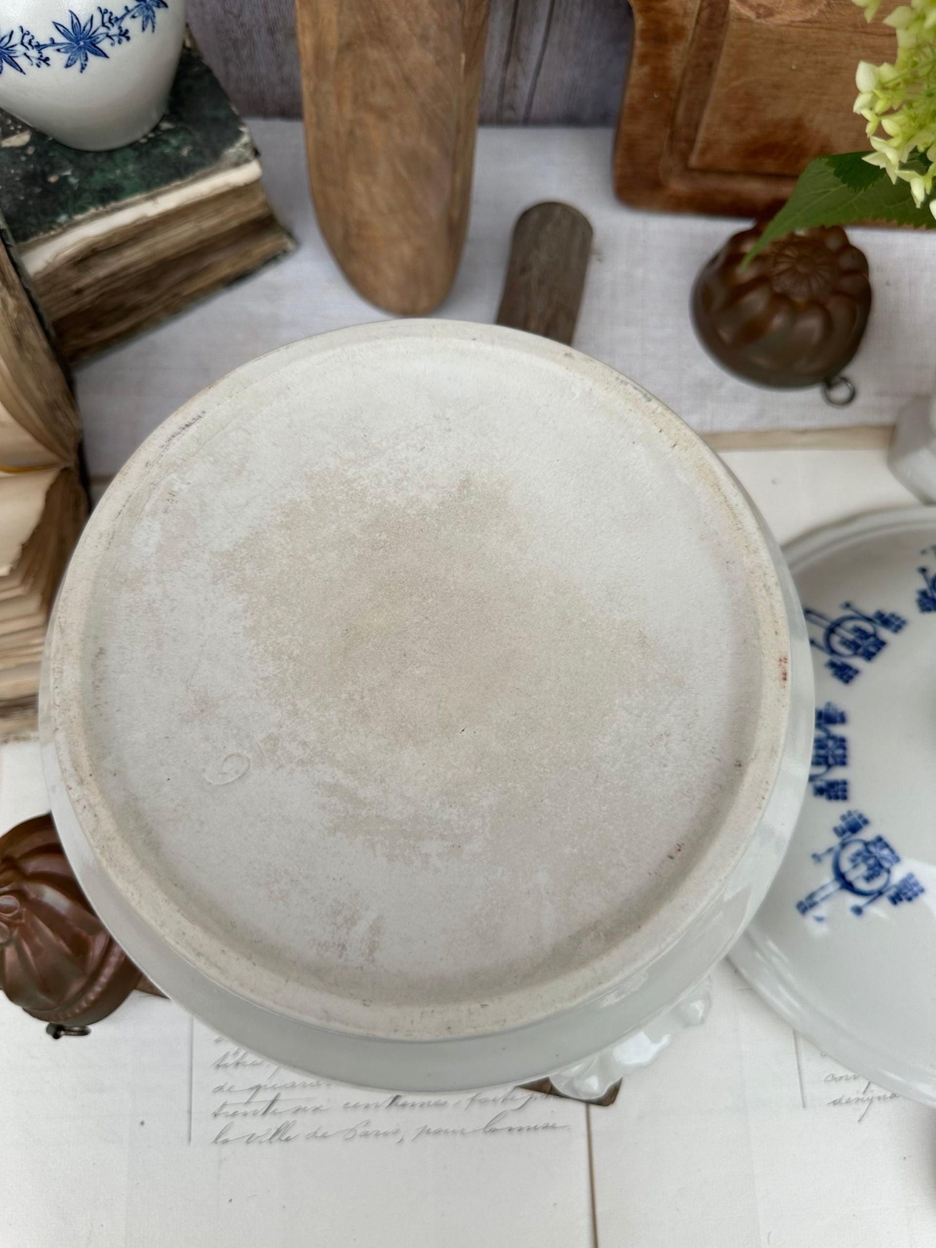 Large St Uze tureen