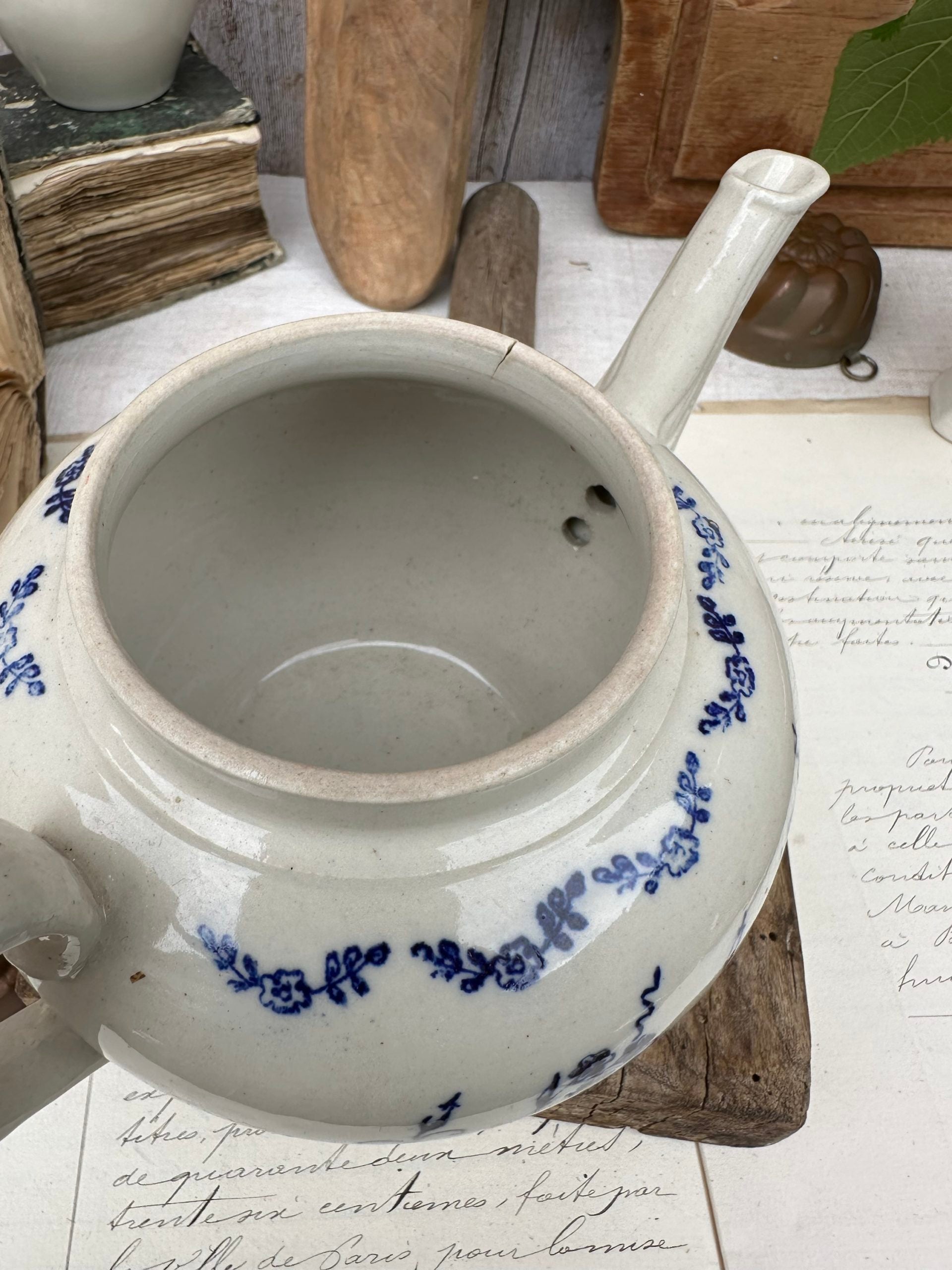 St. Uze Teapot