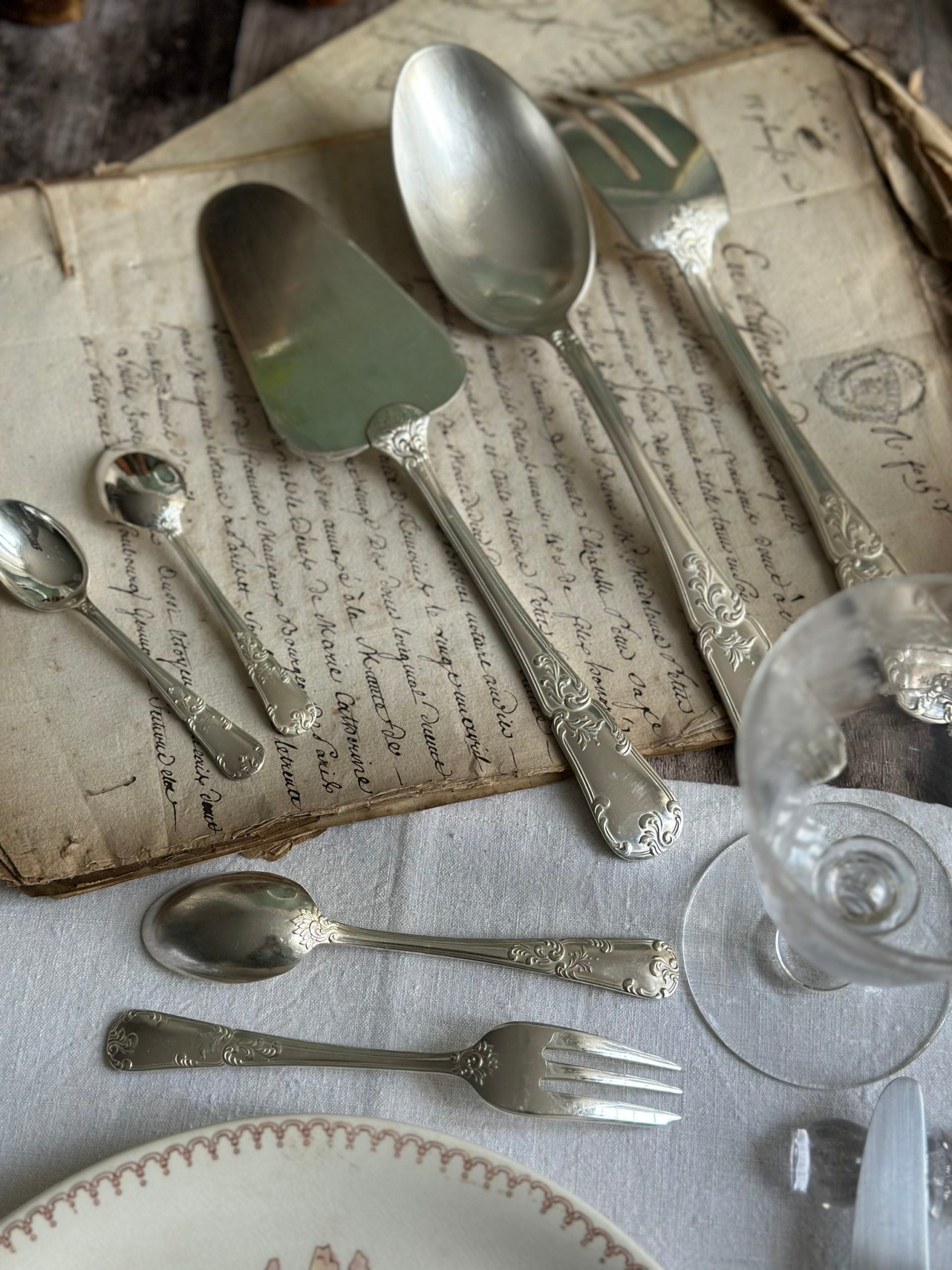 Large silver-plated flatware set by François Frionnet silversmiths - 88 pieces