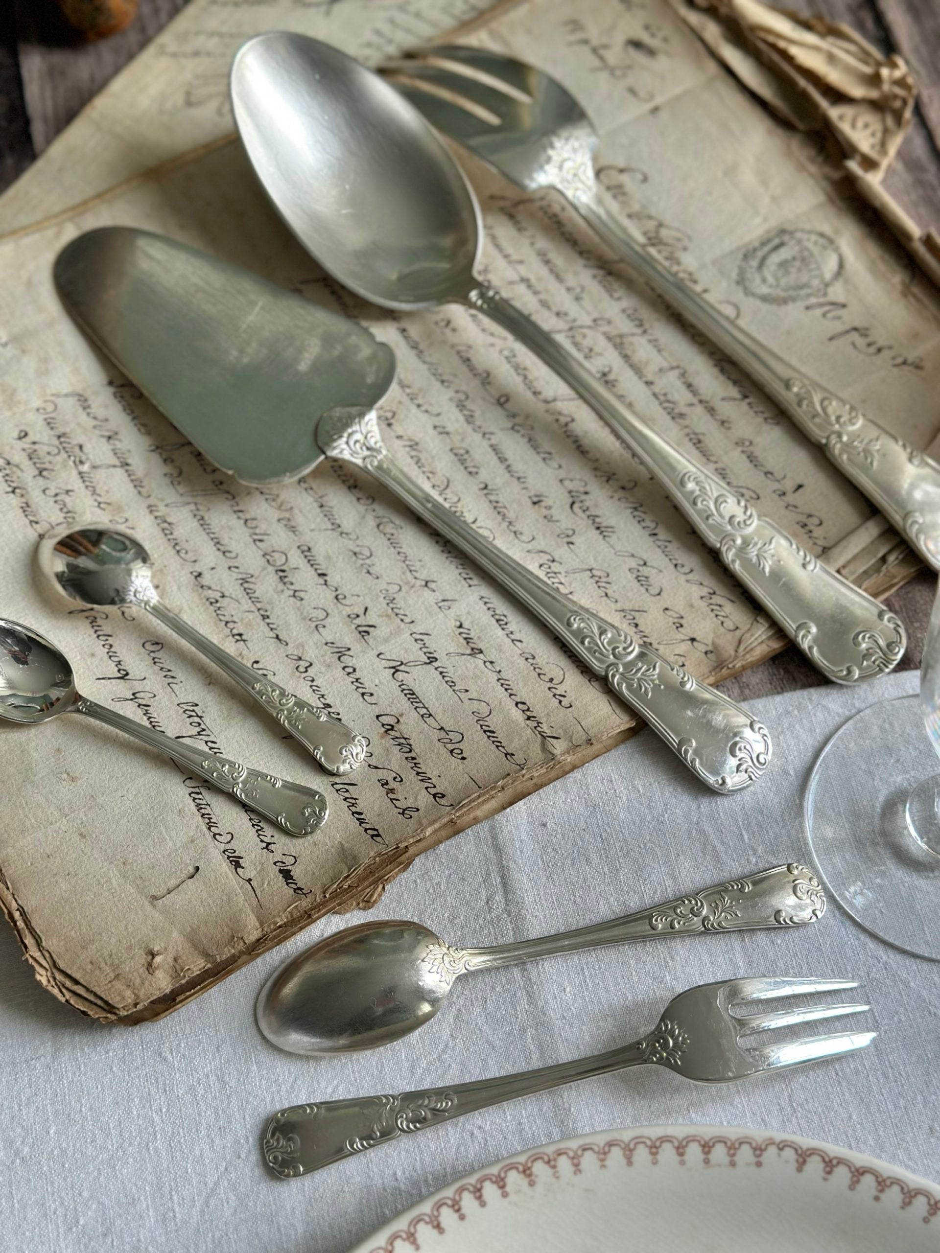 Large silver-plated flatware set by François Frionnet silversmiths - 88 pieces