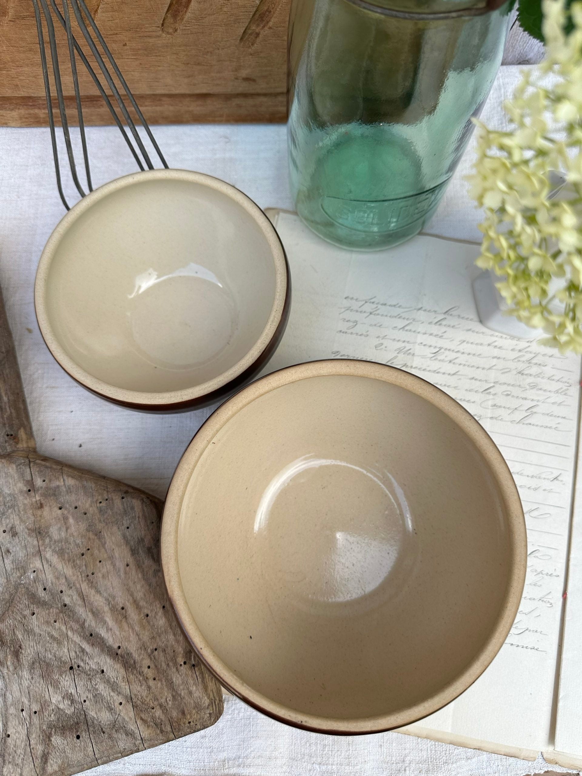 Deux bols / terrines en grès Digoin, grand et petit