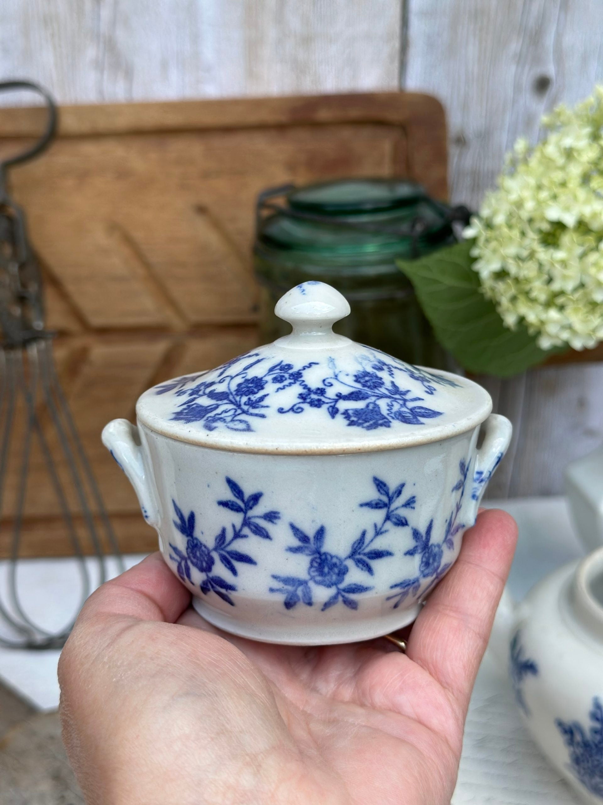 Mini soup tureen/small pot St Uze