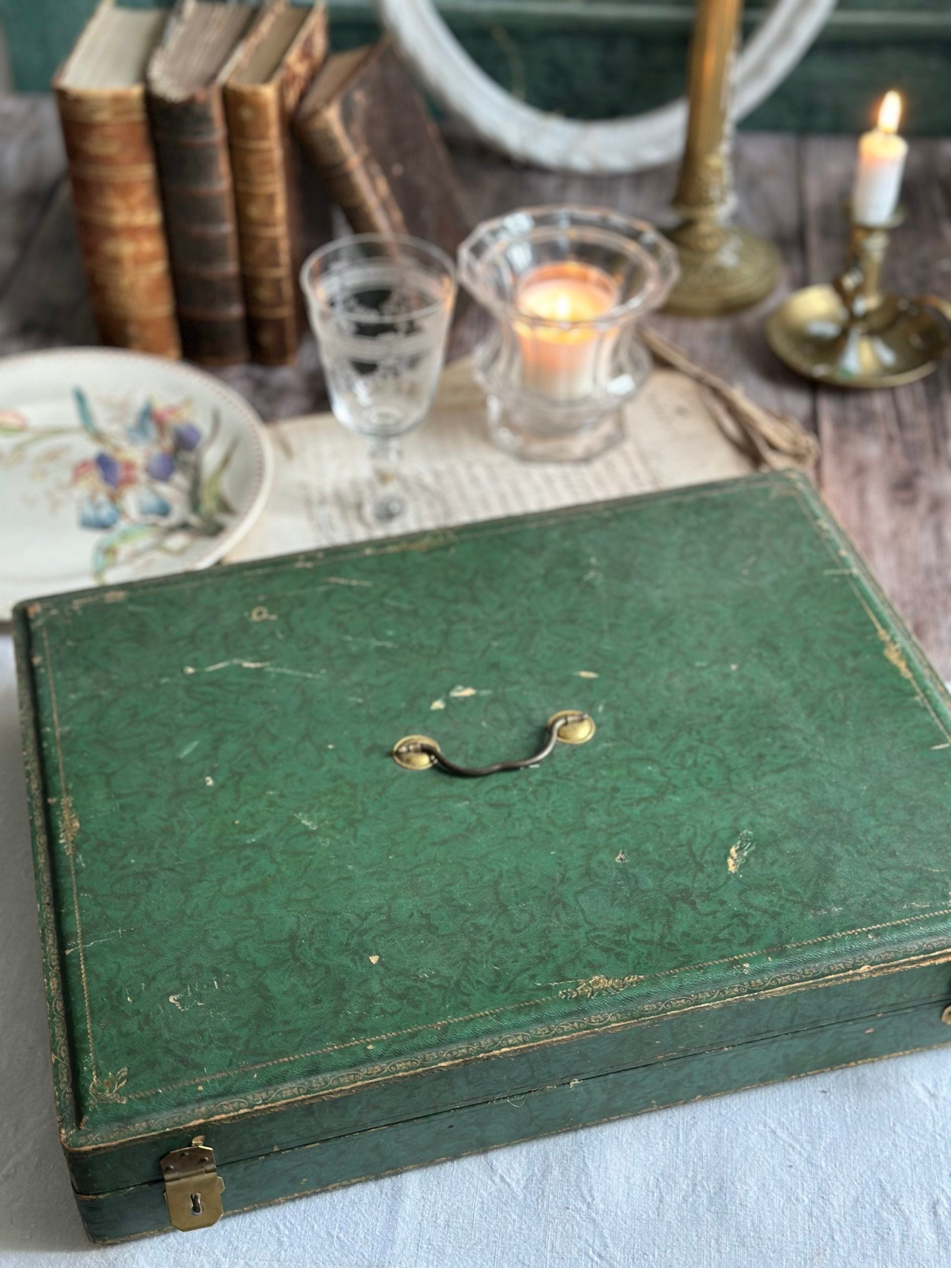 Exquisite 37-piece silver-plated flatware set from the 19th century