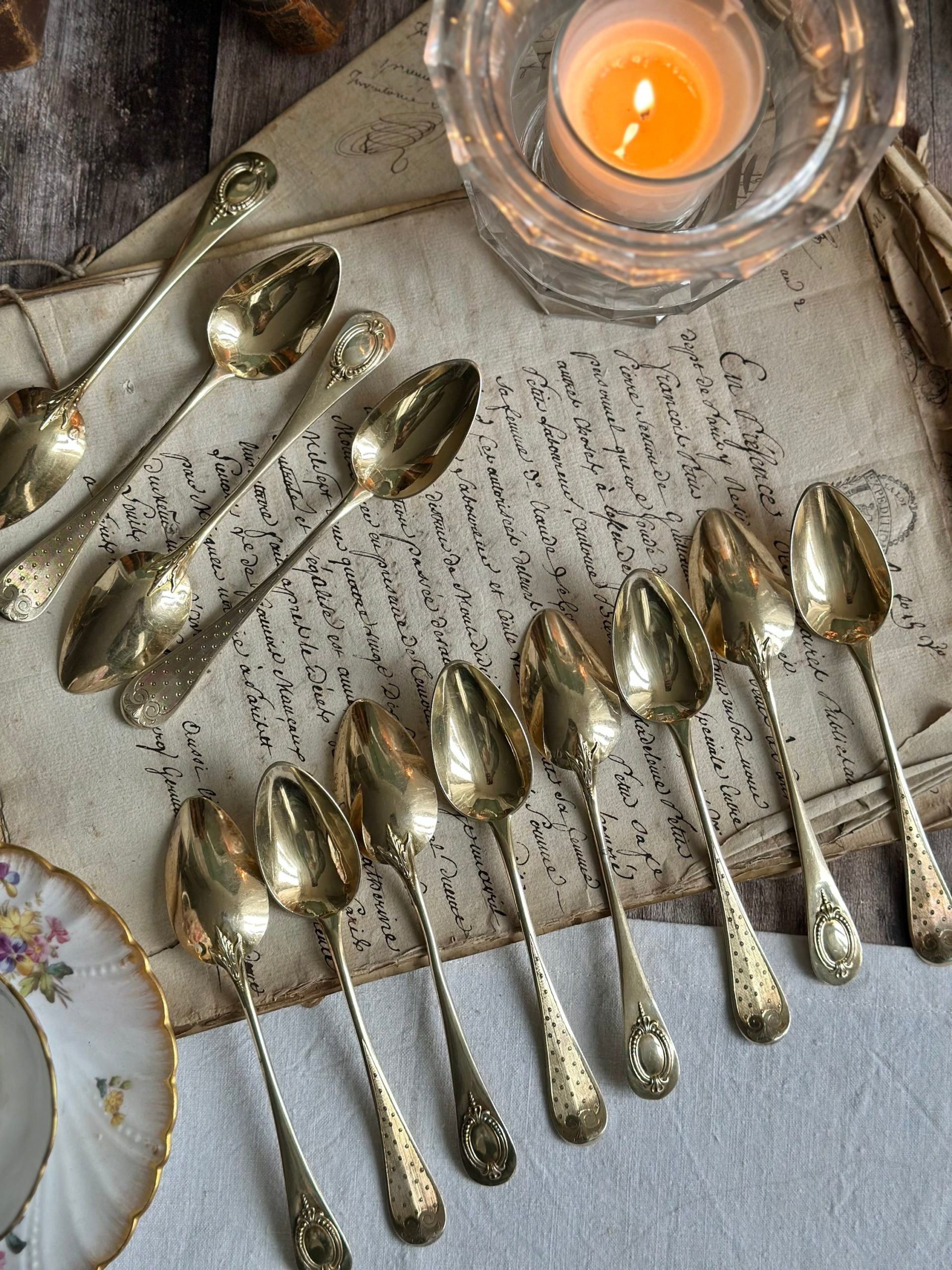 Suite de 12 cuillères à dessert/ à café en vermeil (argent massif poinçon Minerve, recouvert d'or), orfèvre Berthier Philippe, Napoléon III, milieu XIXème