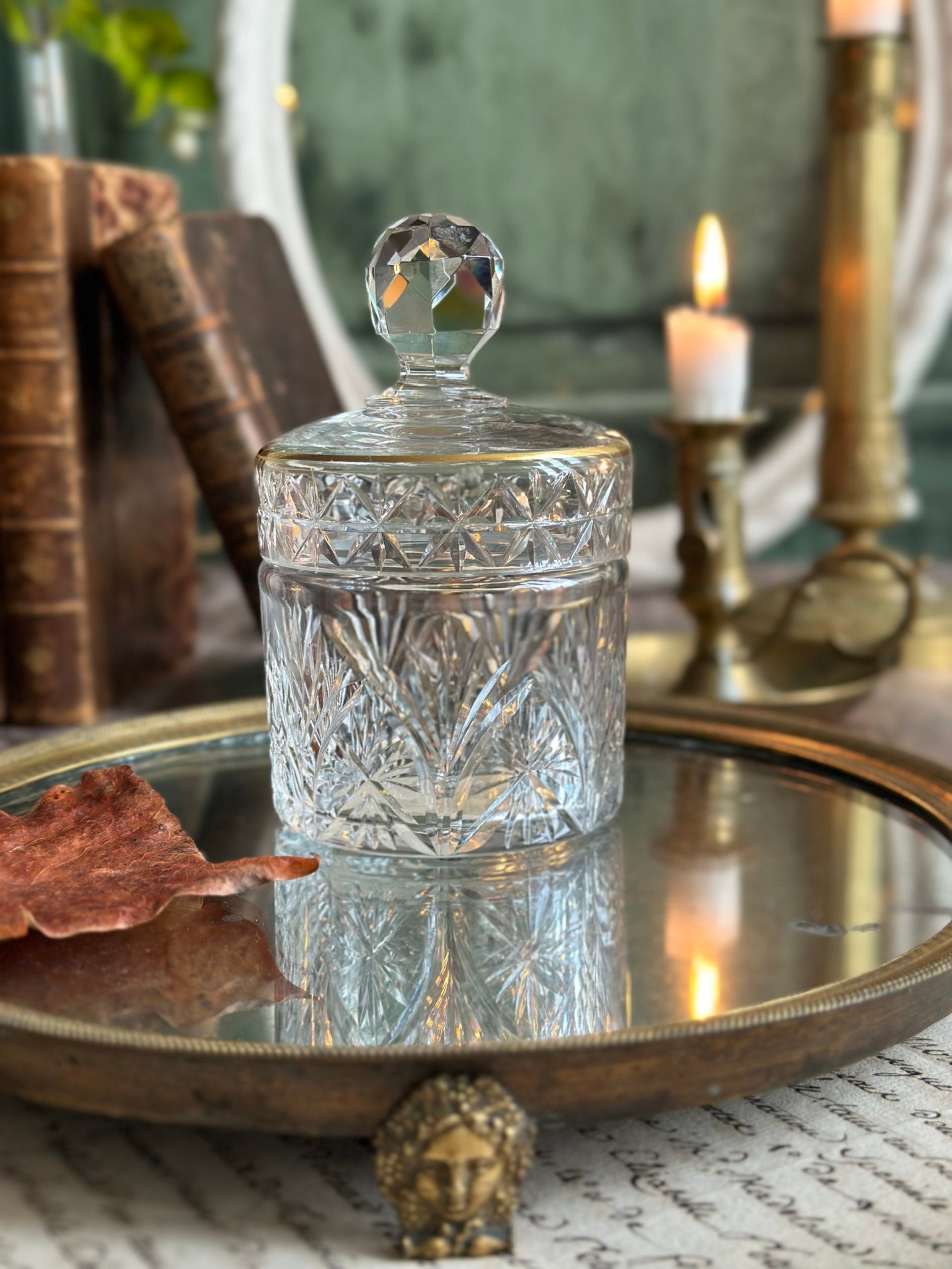 St. Louis crystal powder box for Galeries Lafayette - dating from before 1936 - original label