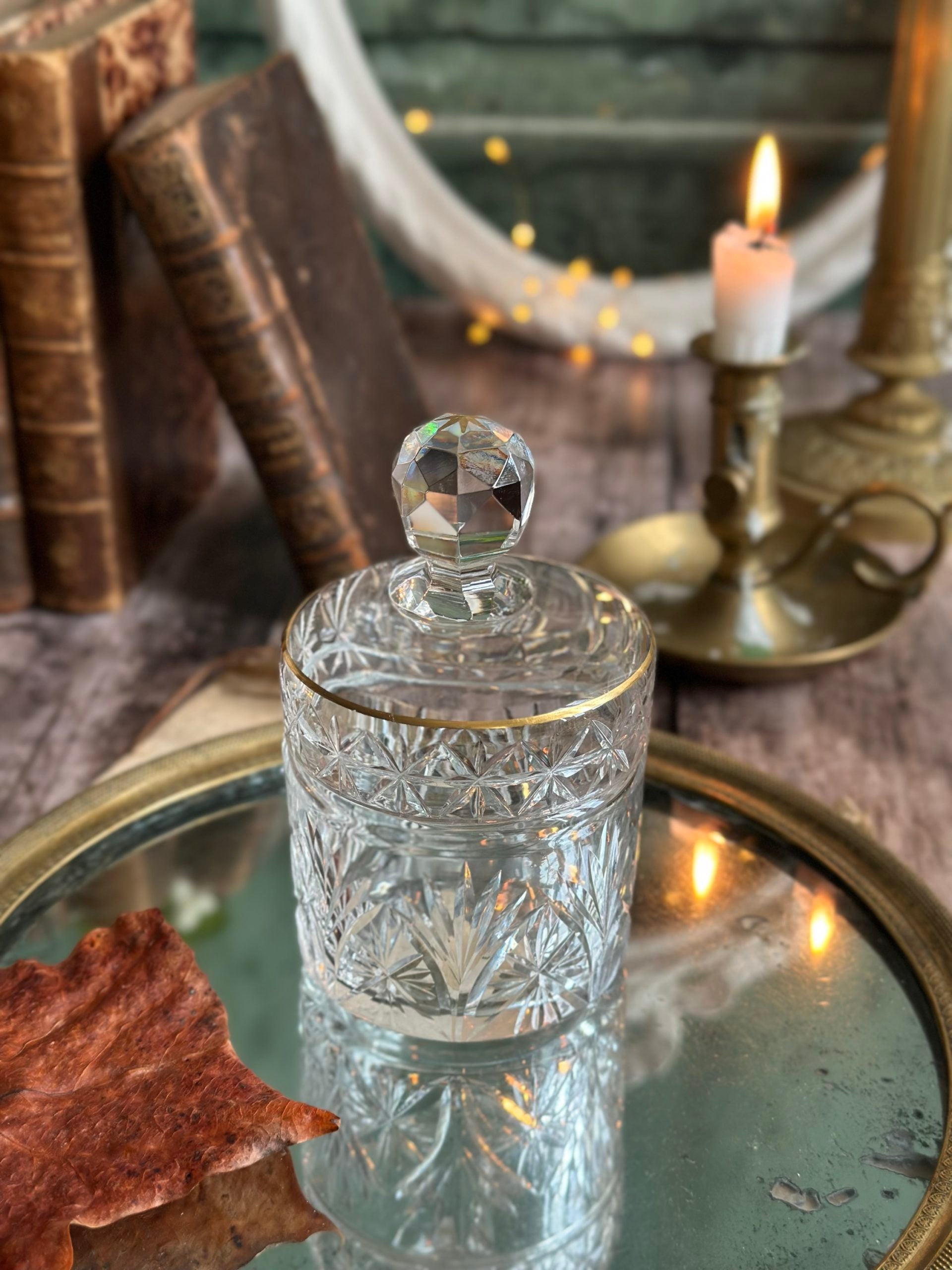 St. Louis crystal powder box for Galeries Lafayette - dating from before 1936 - original label