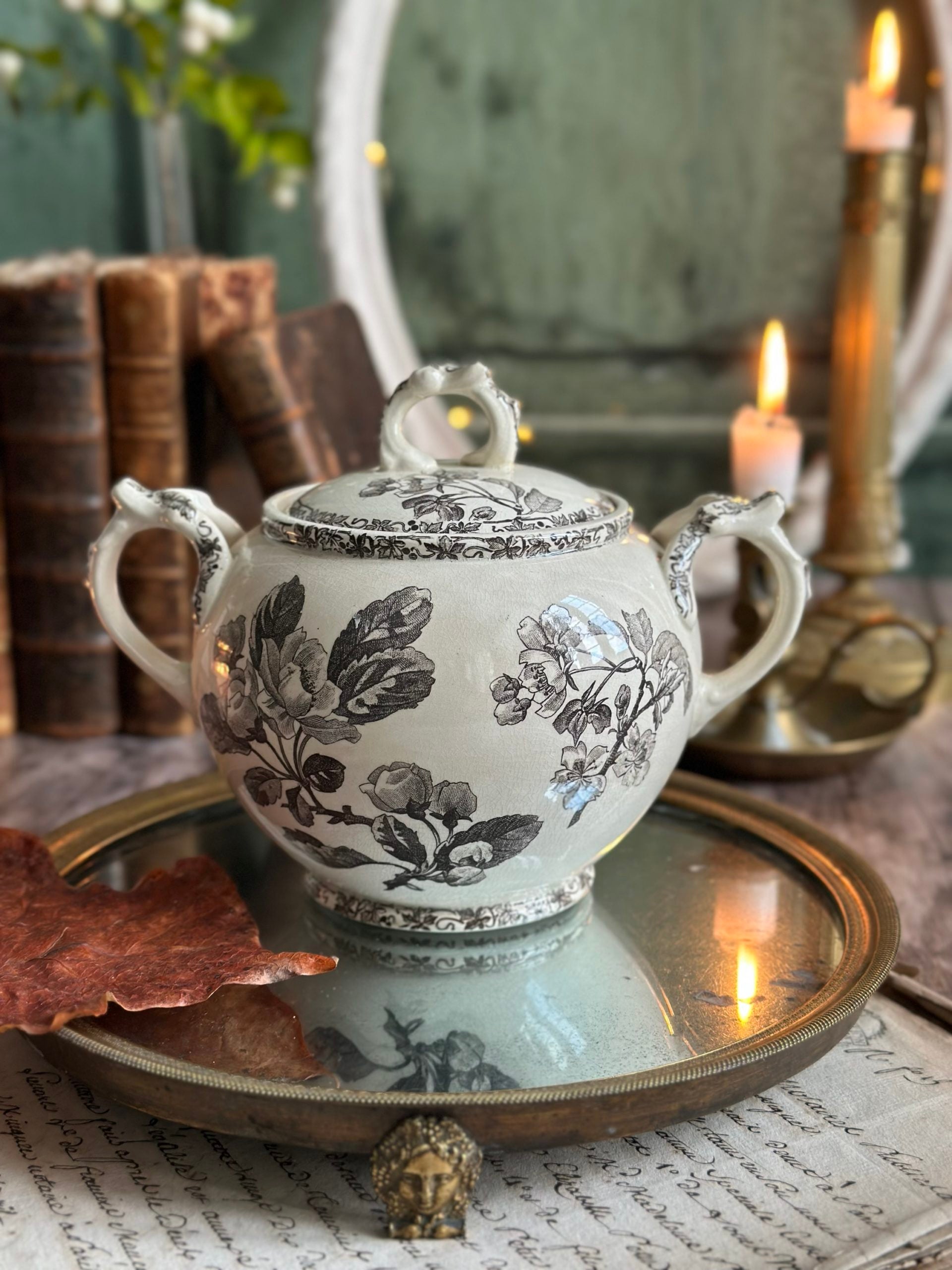 Large sugar bowl from Choisy-le-Roi, apple blossoms, 19th century