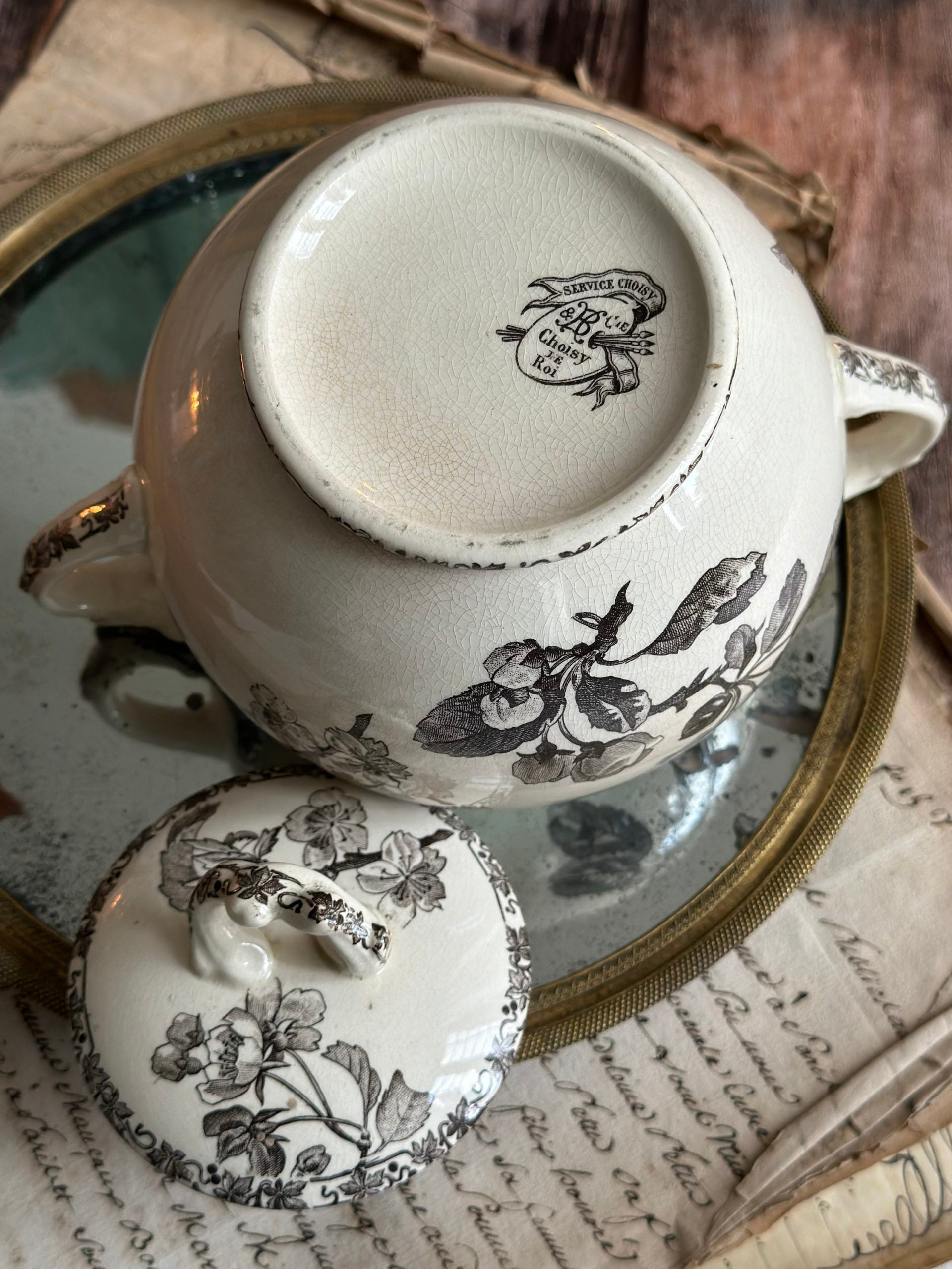 Large sugar bowl from Choisy-le-Roi, apple blossoms, 19th century