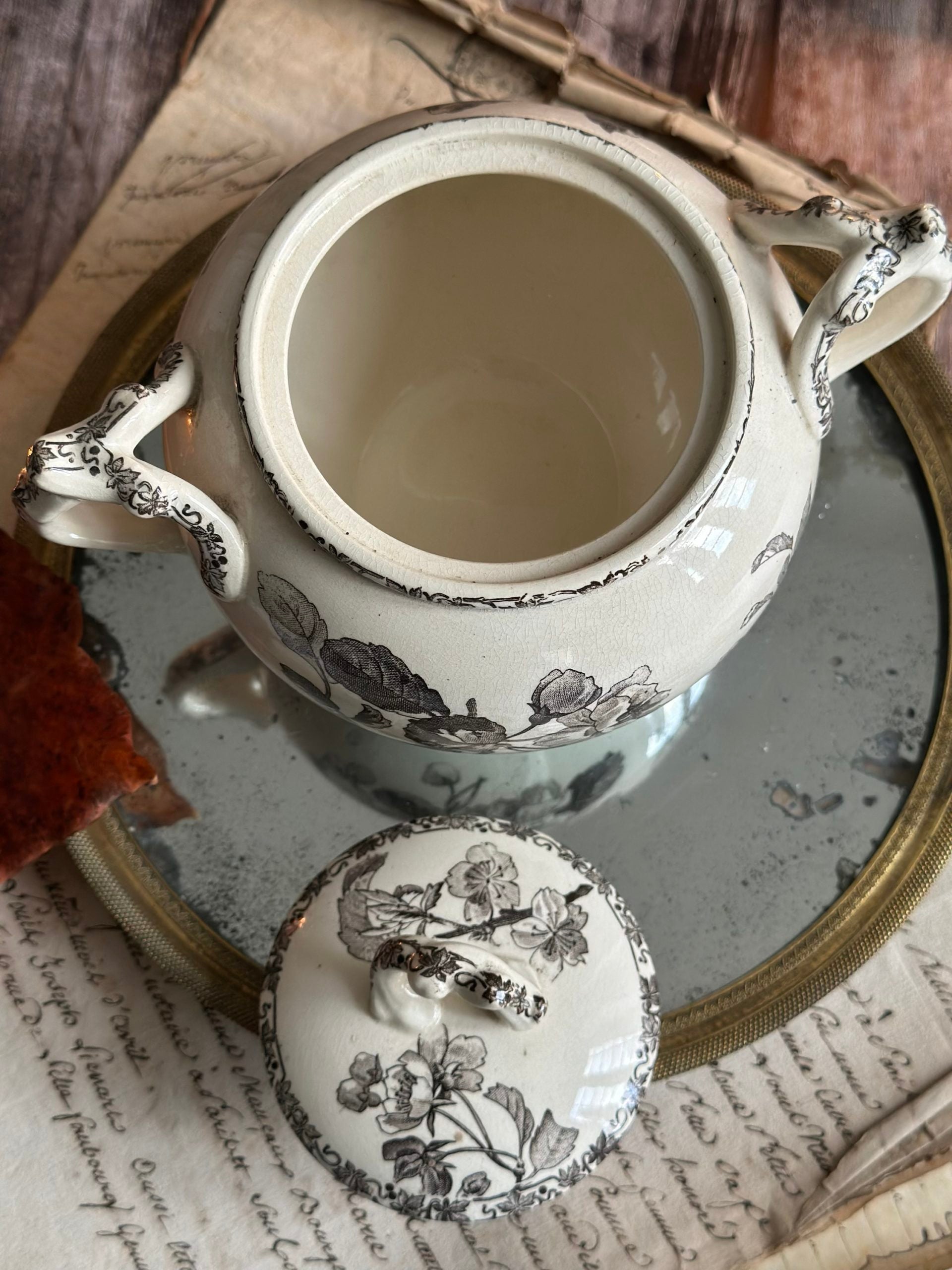Large sugar bowl from Choisy-le-Roi, apple blossoms, 19th century