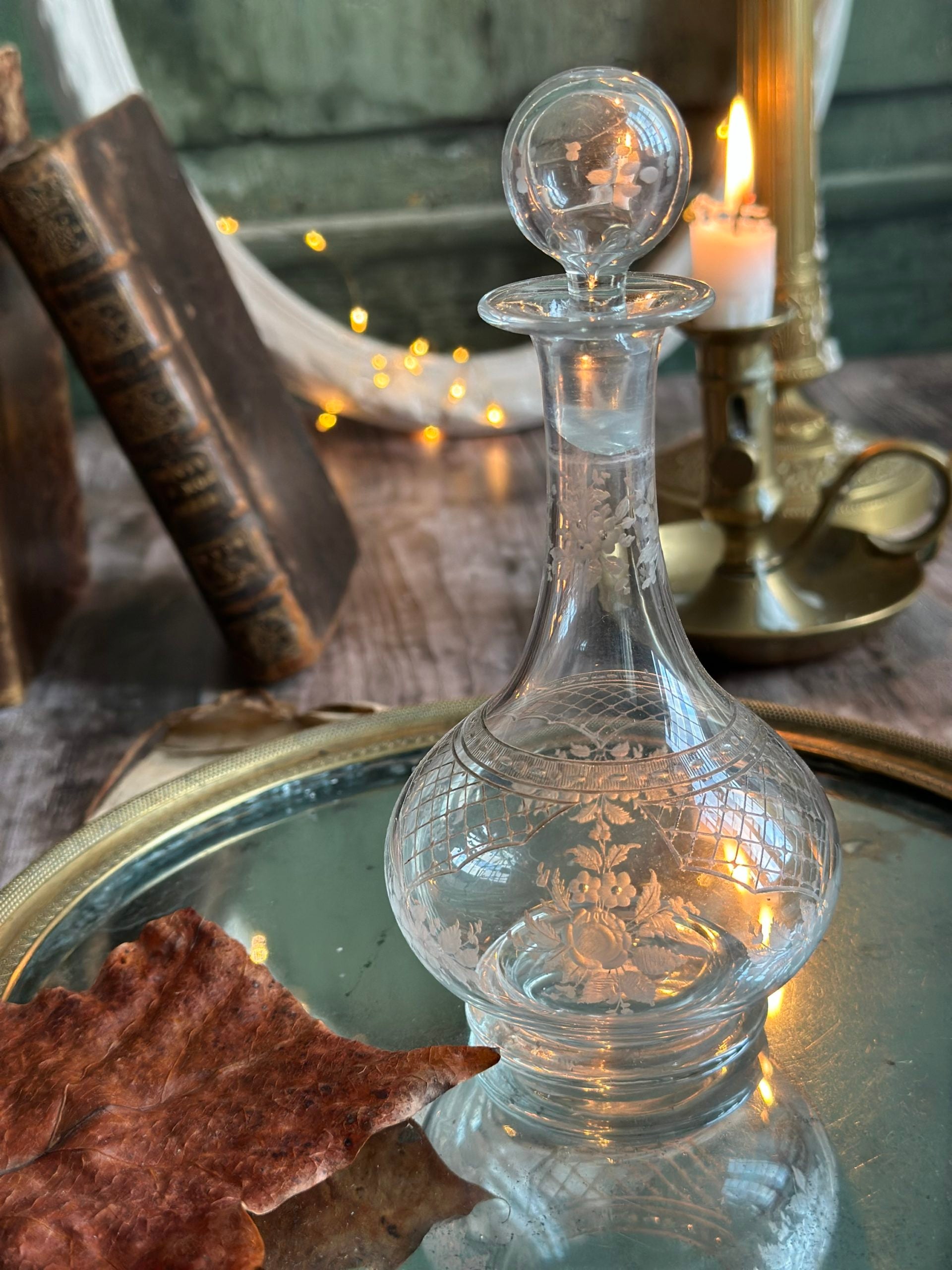 Petit flacon en cristal gravé, monogrammée