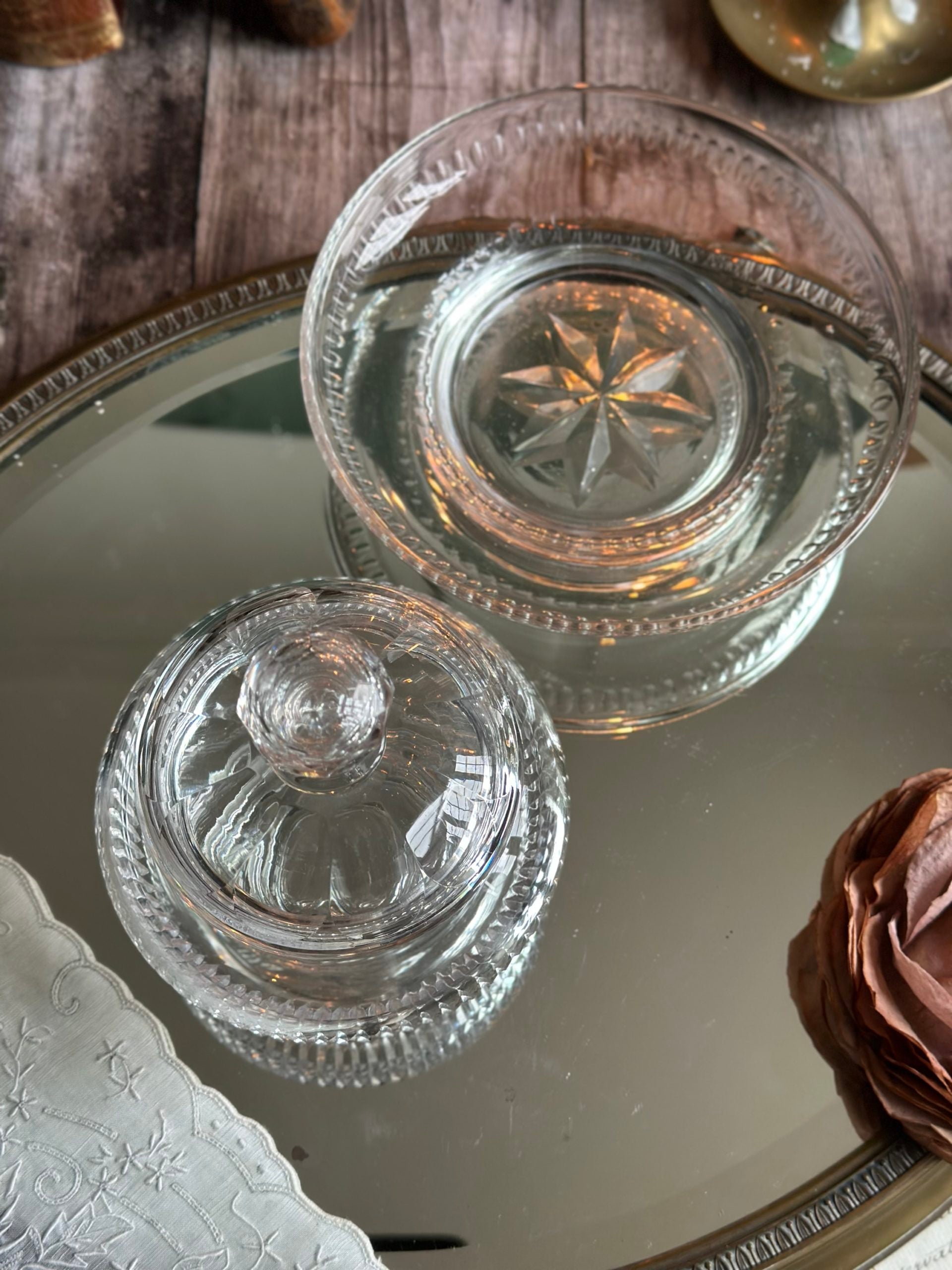 Bonbonnière ou sucrier en cristal taillé Baccarat, avant 1936