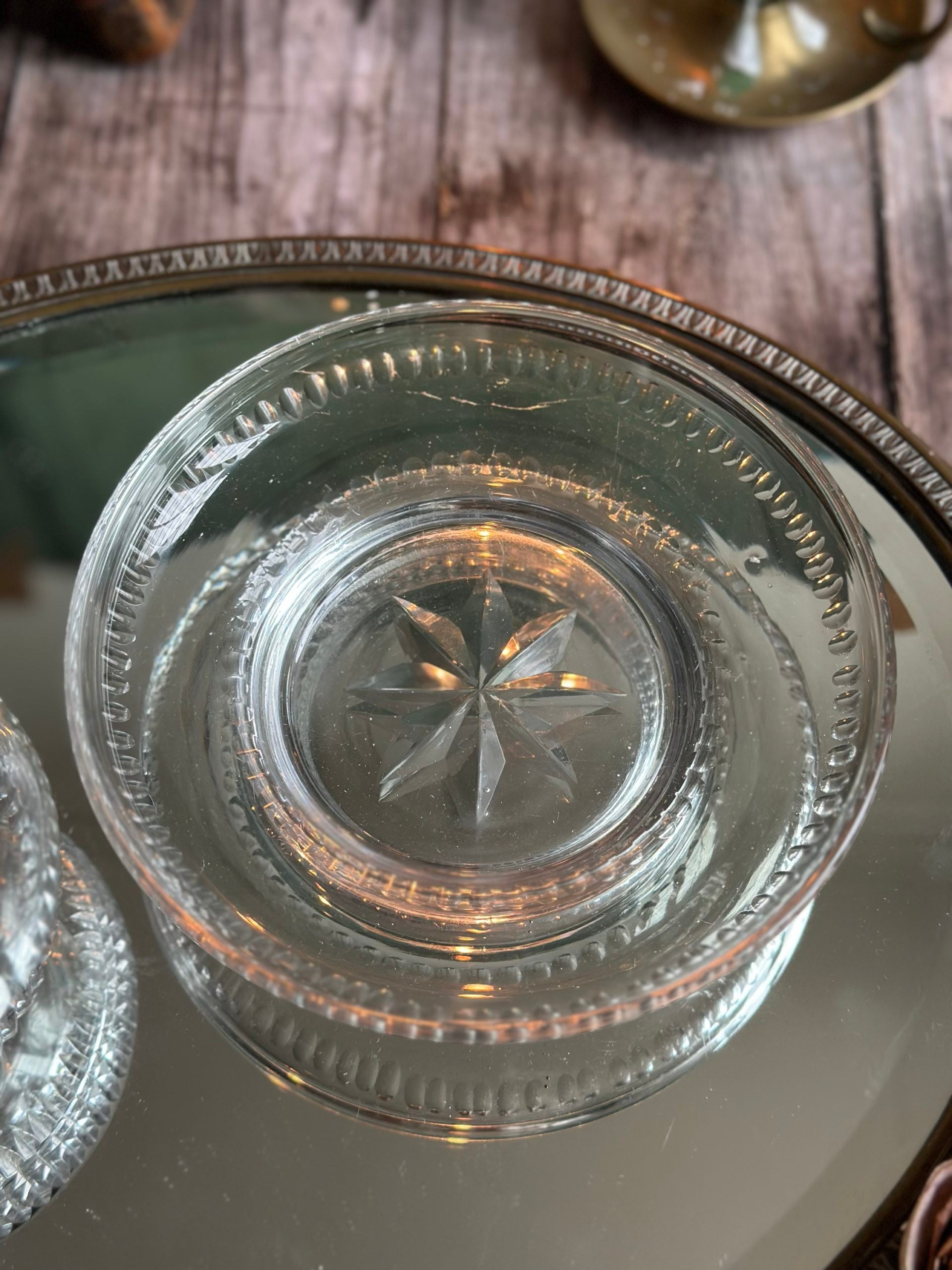 Bonbonnière ou sucrier en cristal taillé Baccarat, avant 1936