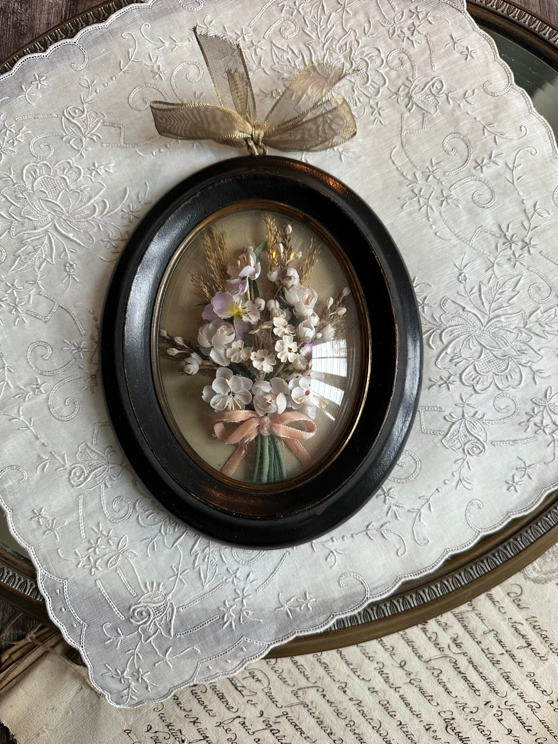 Attractive Napoleon III frame in blackened wood, brass and convex glass