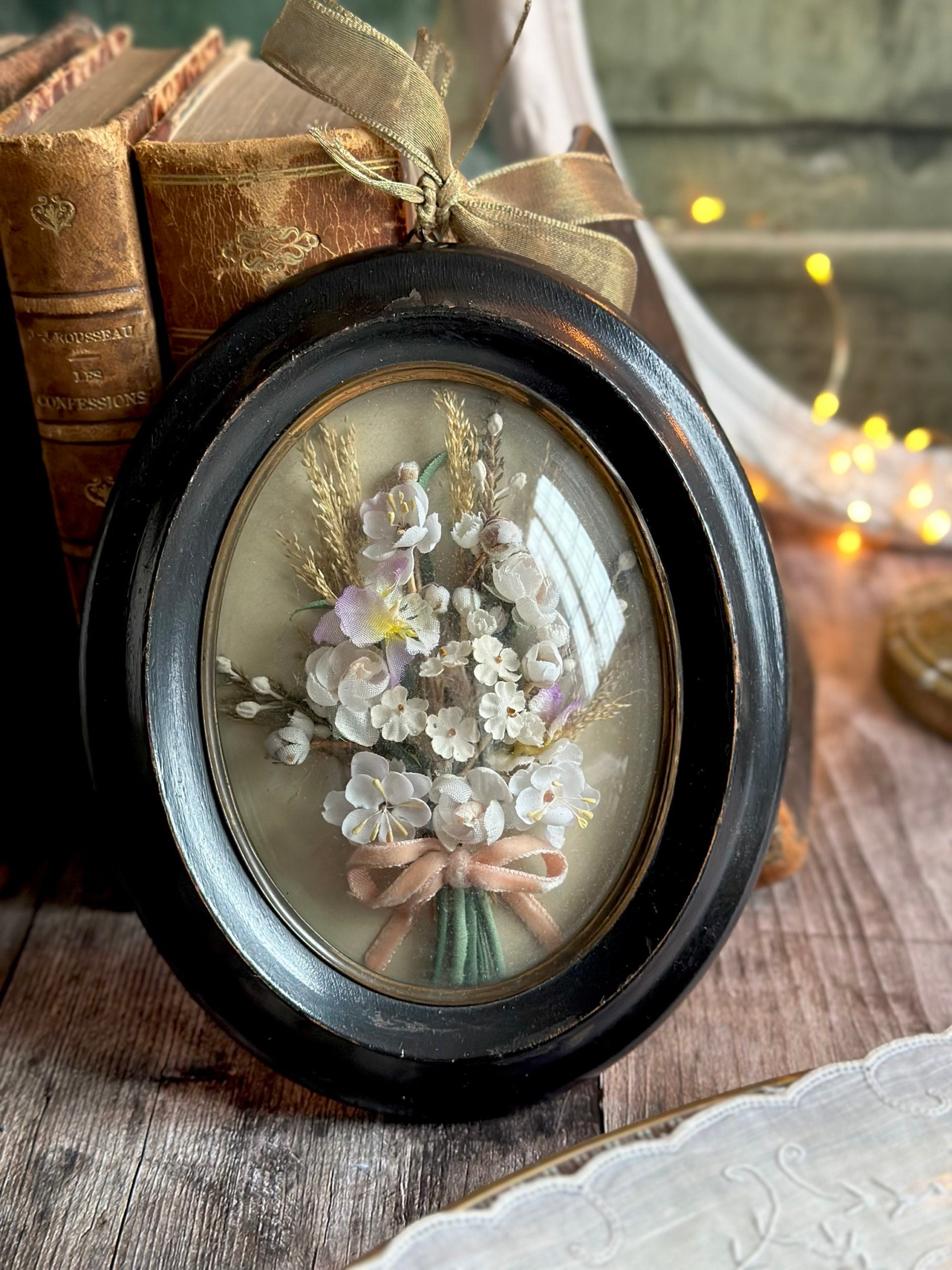 Attractive Napoleon III frame in blackened wood, brass and convex glass