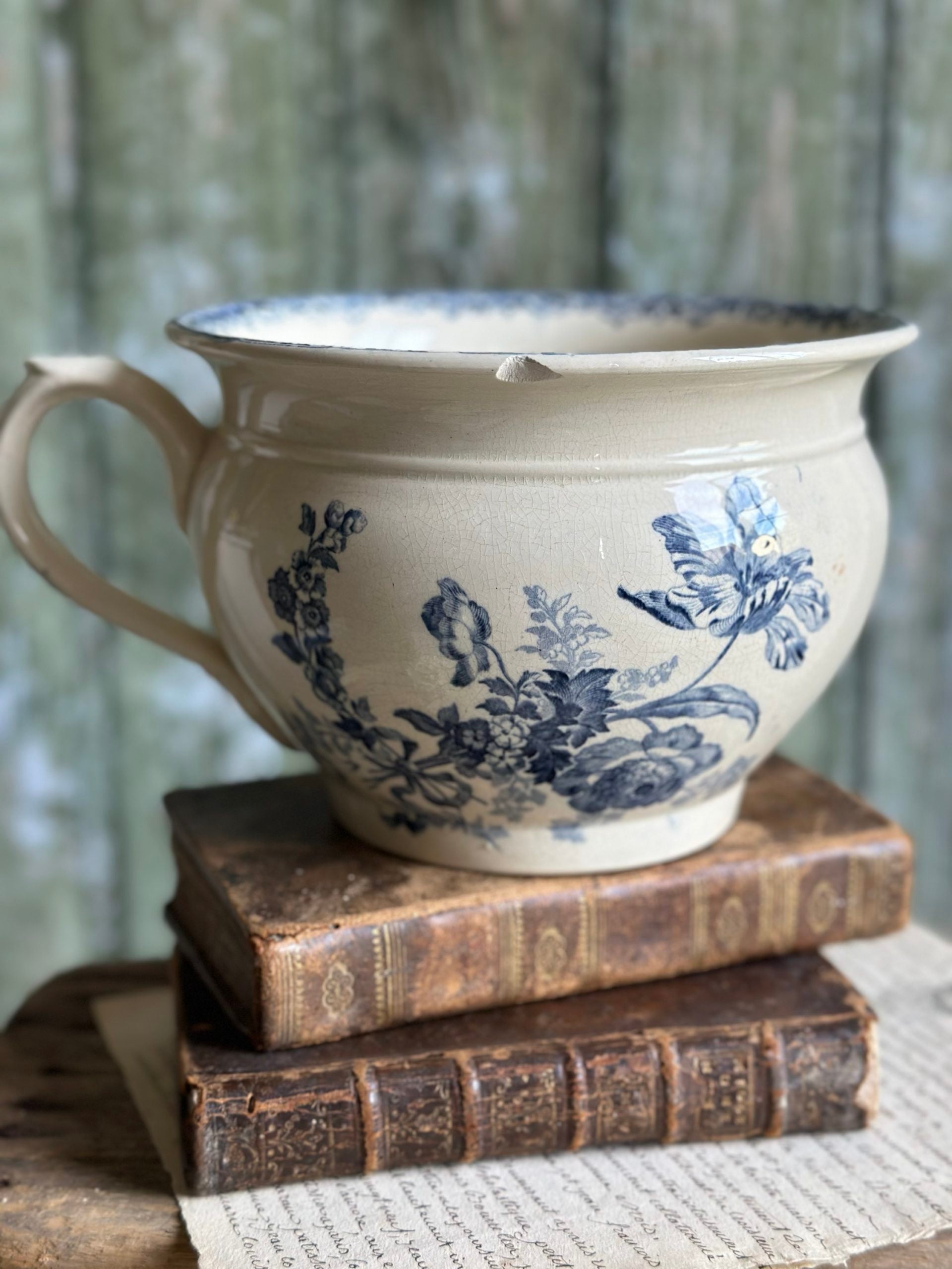 Sarreguemines pot, Fontange model