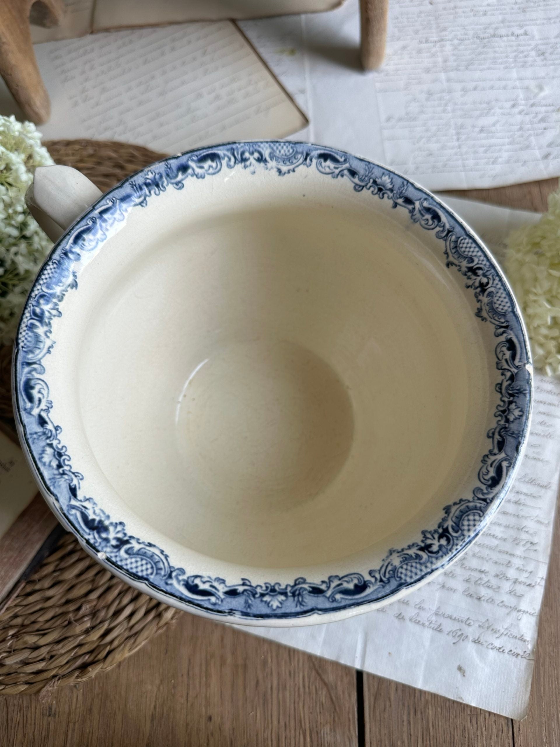 Sarreguemines pot, Fontange model