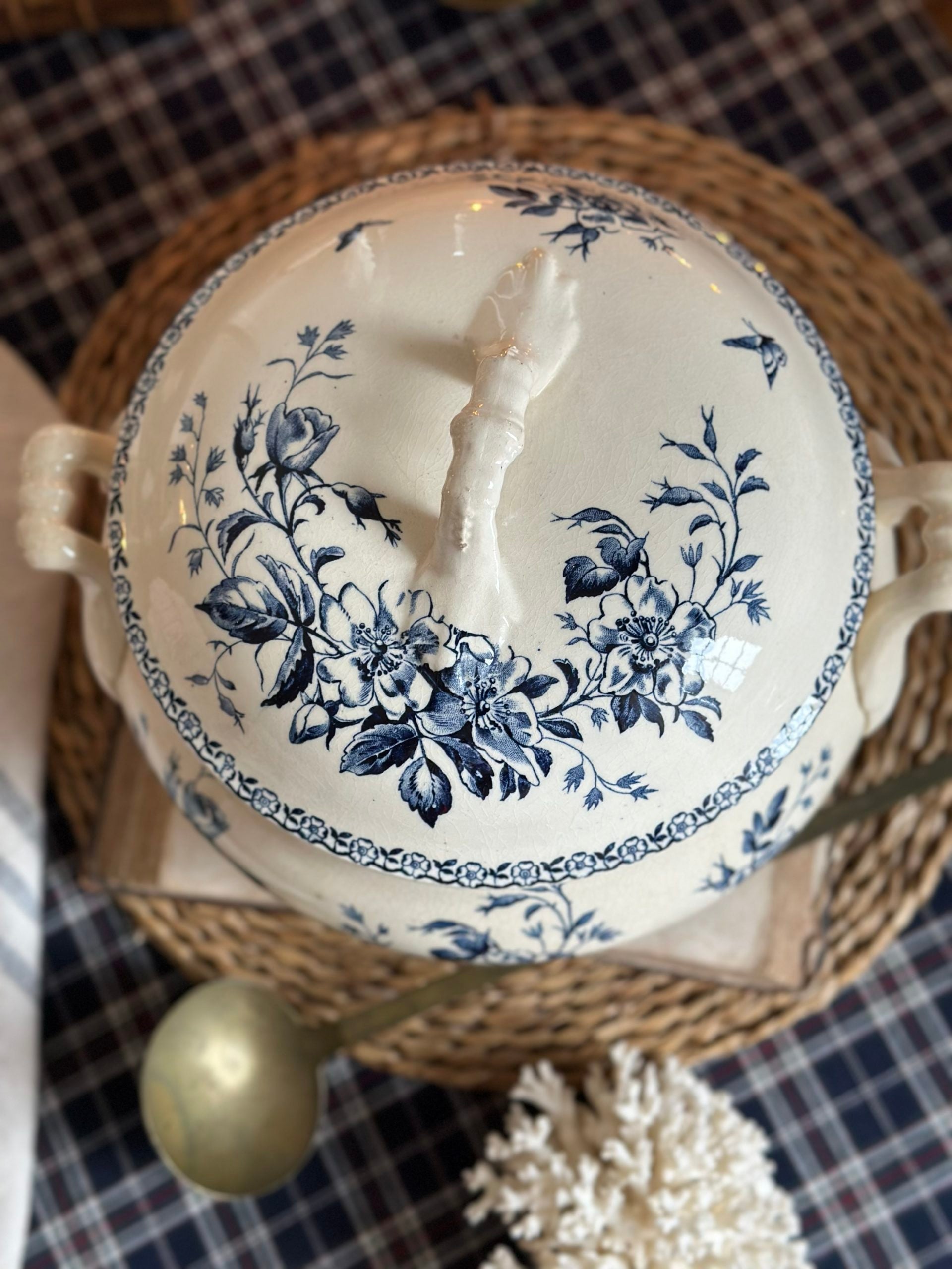 Gien May pattern soup tureen