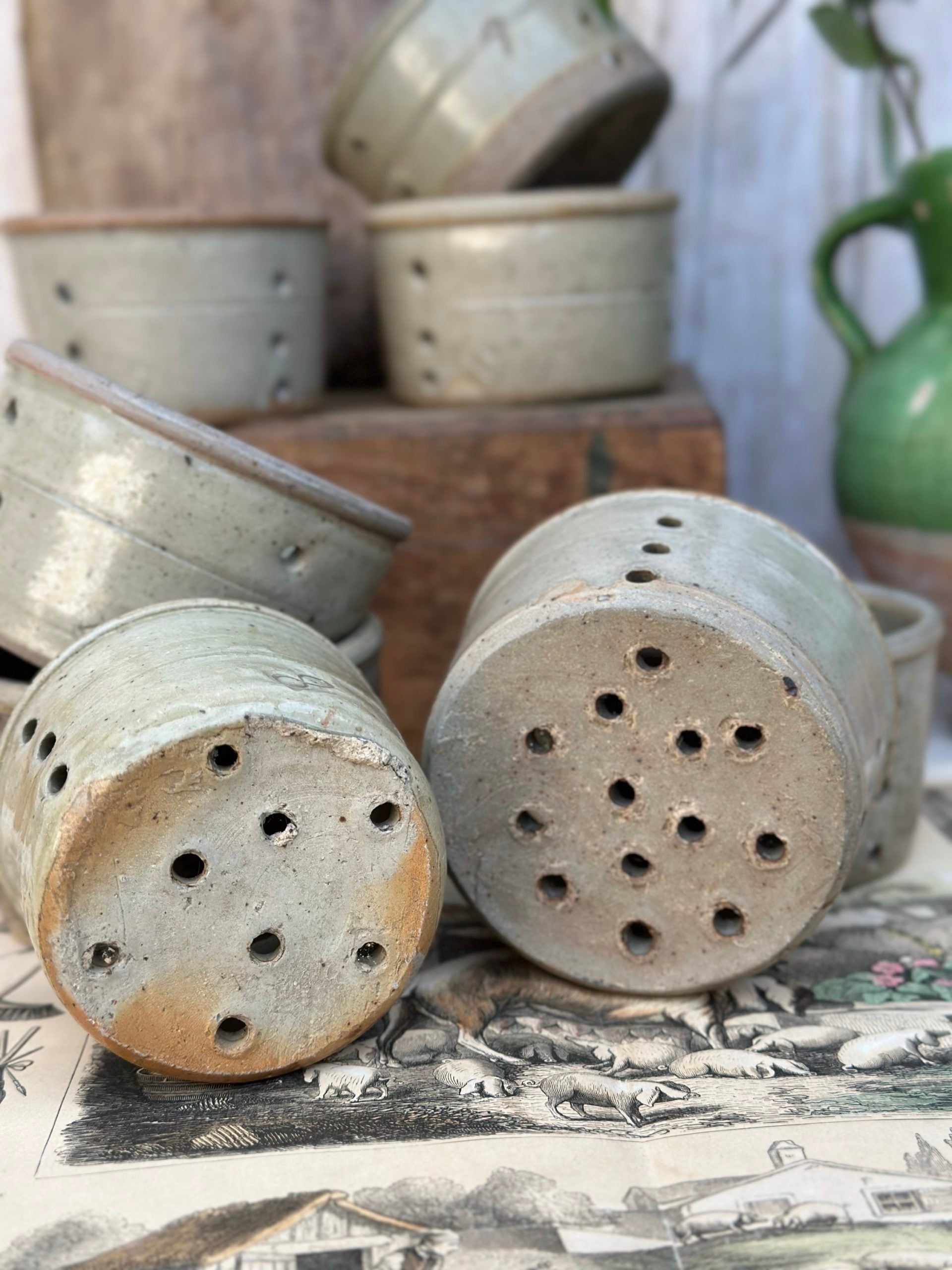 pot faisselle n°7 and n°8