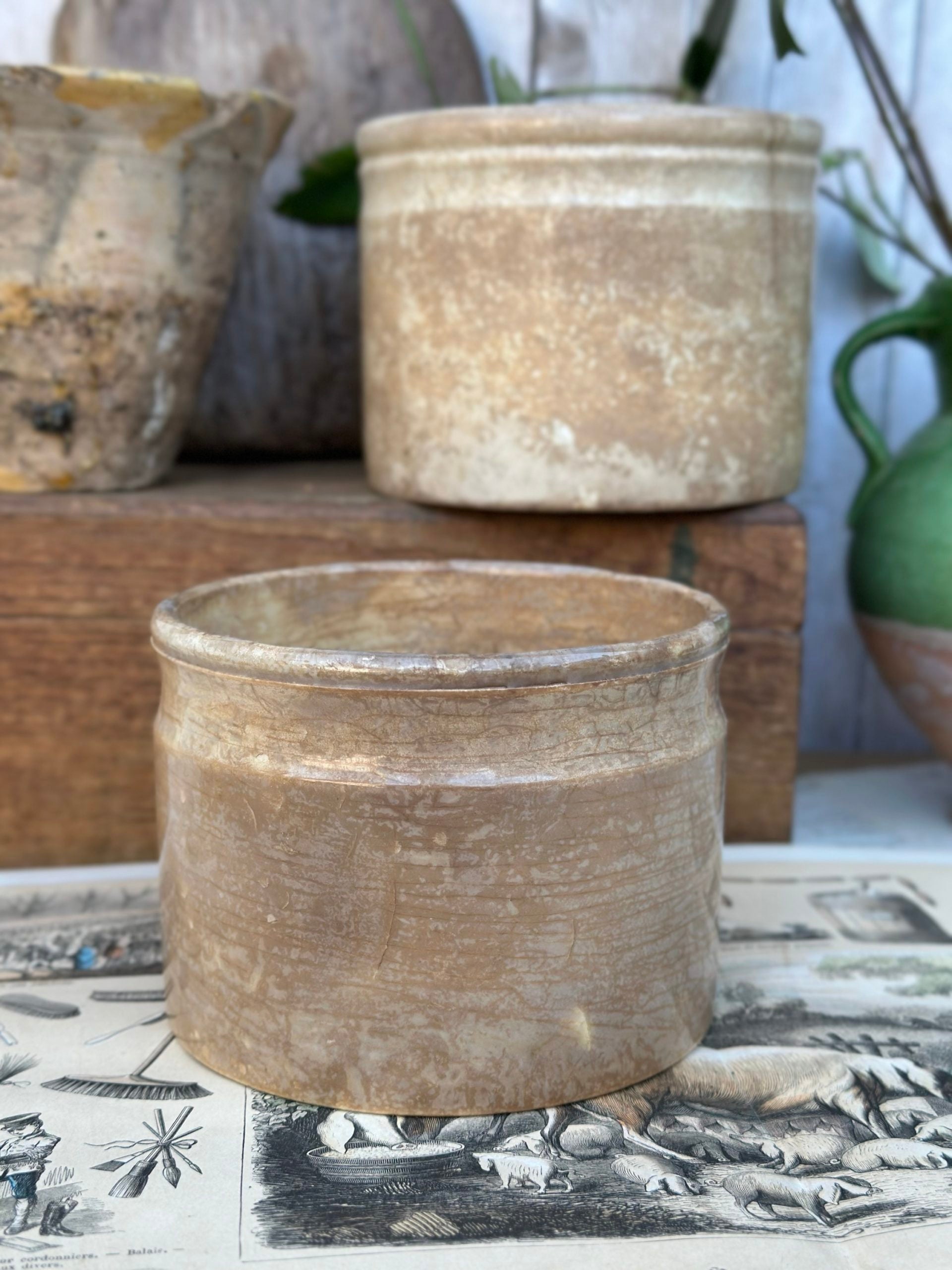 Creil and Montereau patinated grease pot
