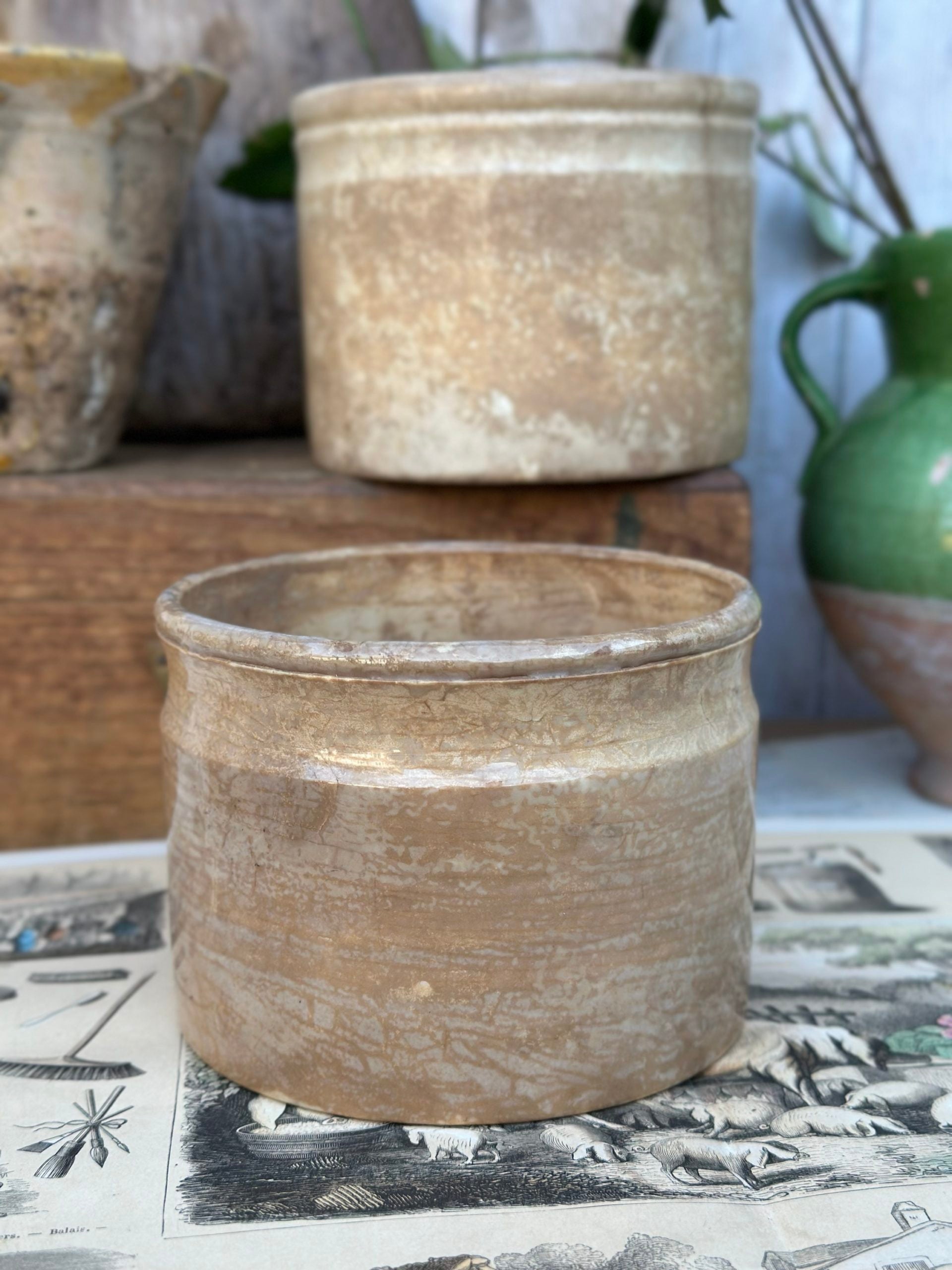 Creil and Montereau patinated grease pot