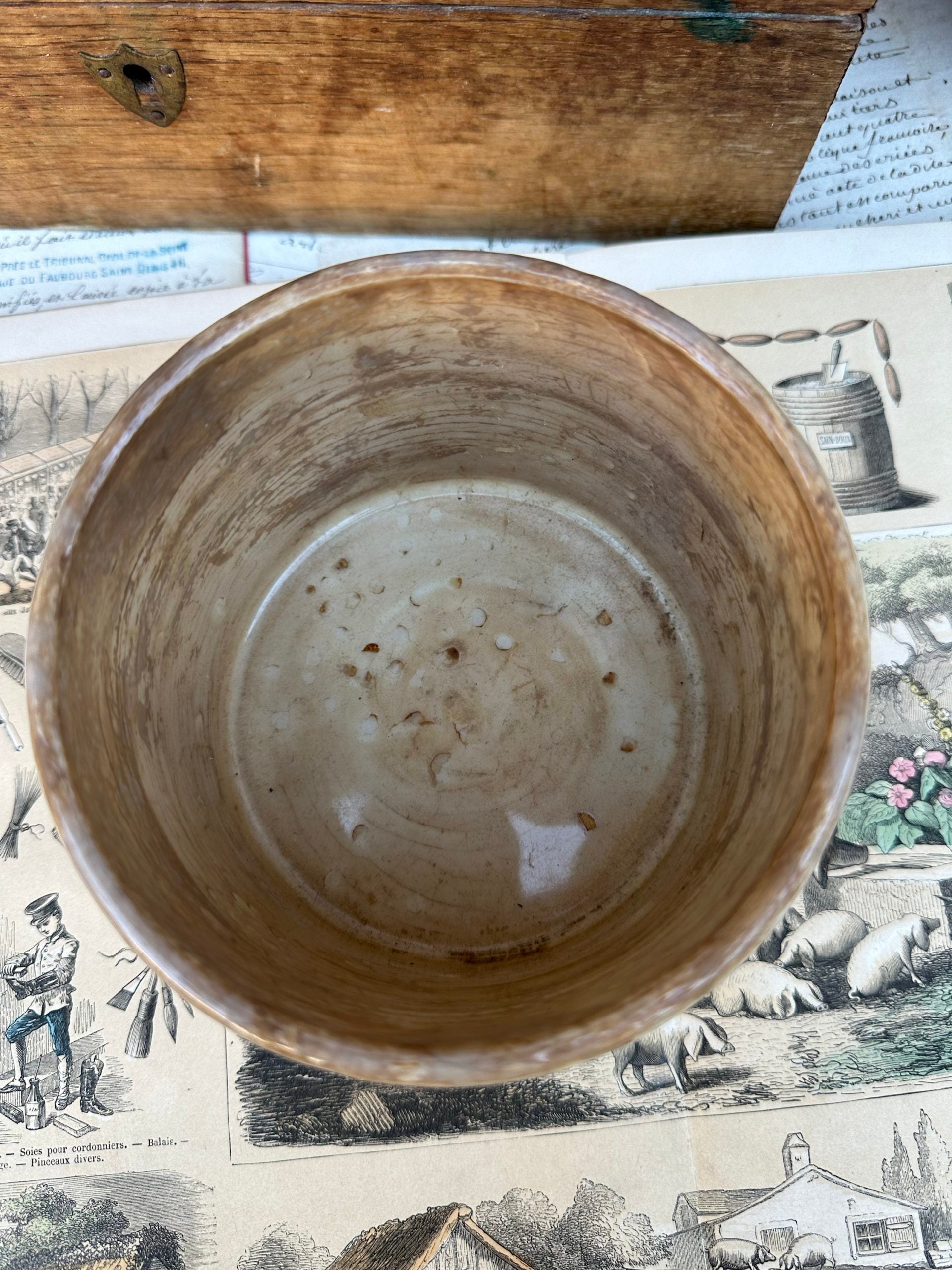 Creil and Montereau patinated grease pot
