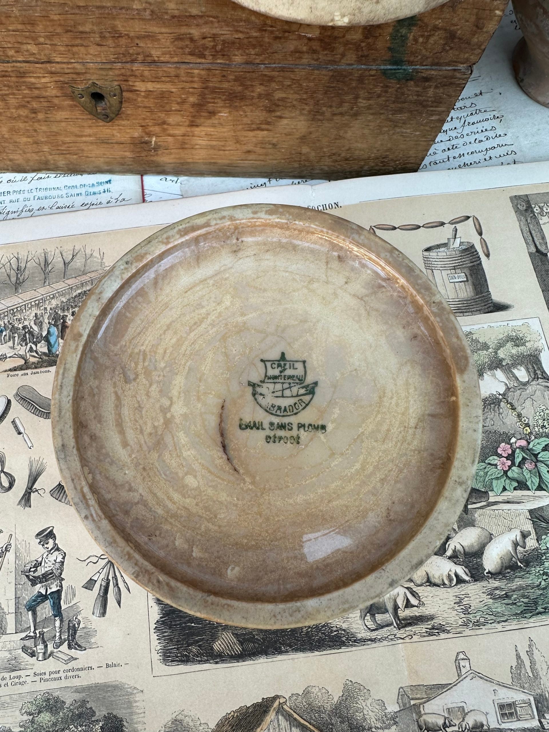 Creil and Montereau patinated grease pot