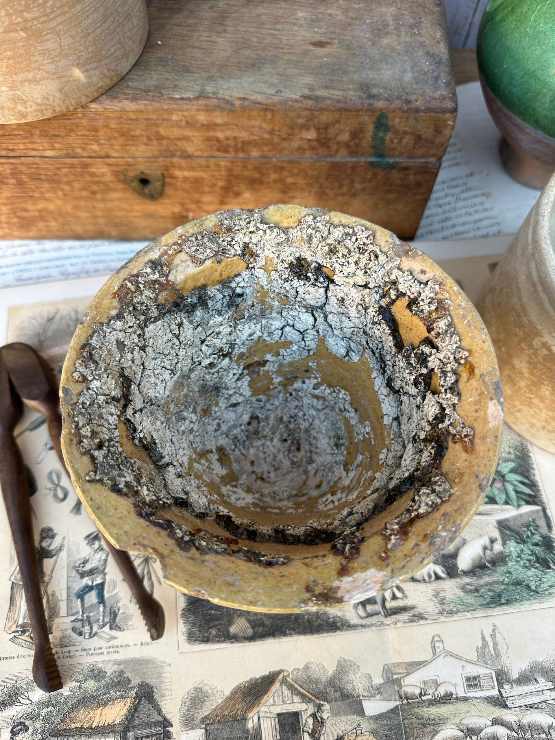 antique resin pot