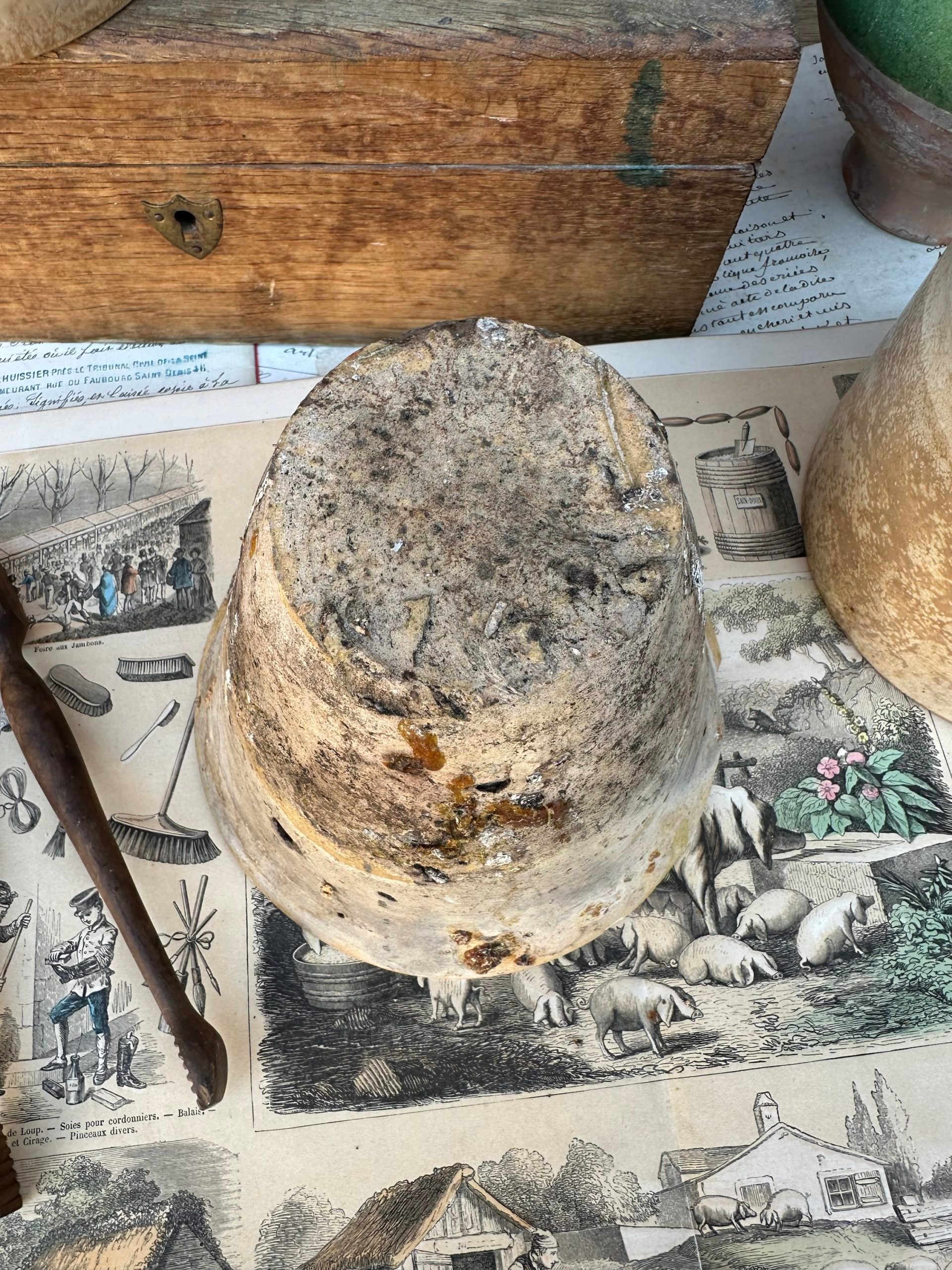 antique resin pot