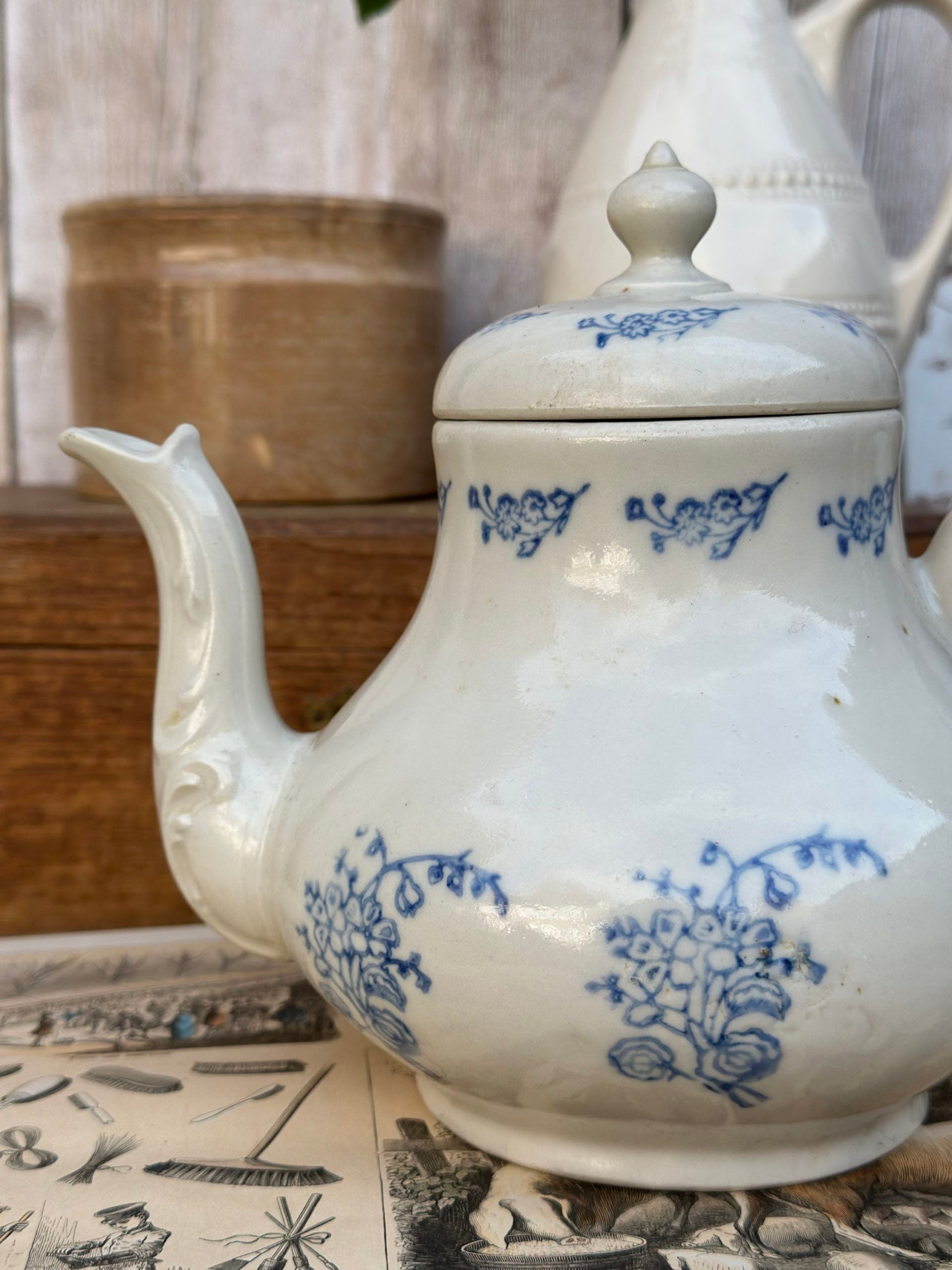 Large St Uze teapot