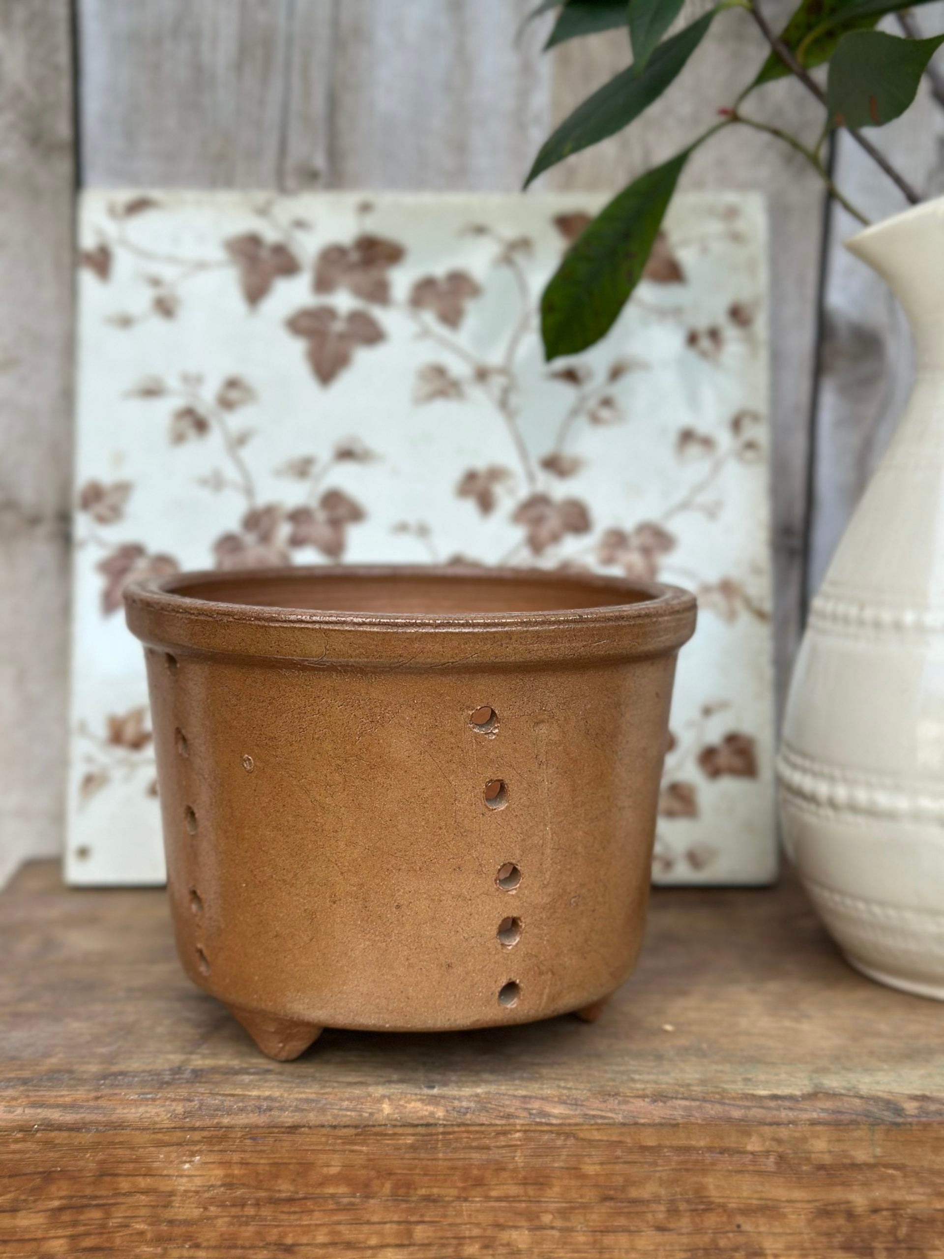 II. Cheesecake pot on a stand