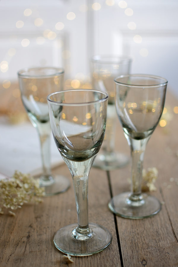 Ensemble de 4 verres apéritif en verre soufflé, couleur verte