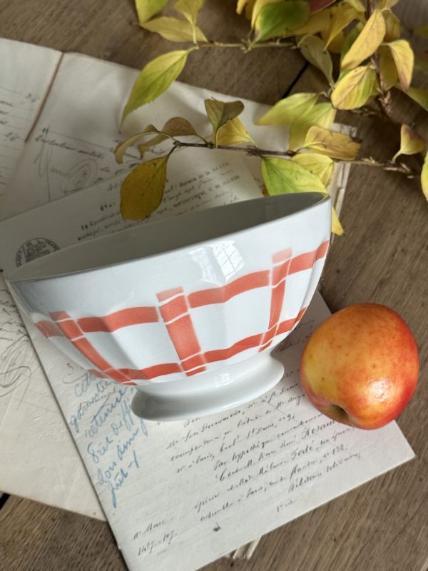 Très grand bol ancien