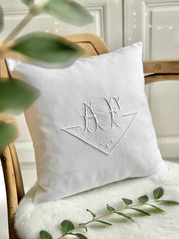 Housse de coussin en coton ancien monogramme AF