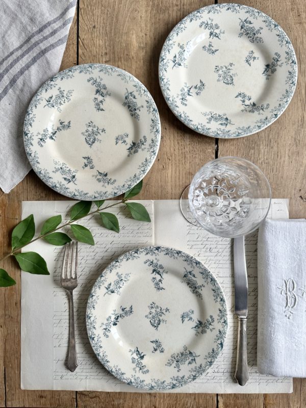 Suite de 3 assiettes à dessert Gien modèle Avril