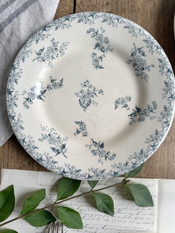 Suite de 3 assiettes à dessert Gien modèle Avril – Image 3