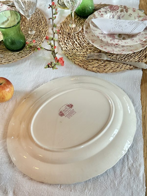Grand plat ovale Johnson Bros modèle Rose Chintz – Image 3