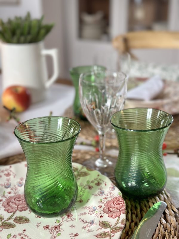 Suite de 11 verres/ gobelets anciens soufflés bouche – Image 4