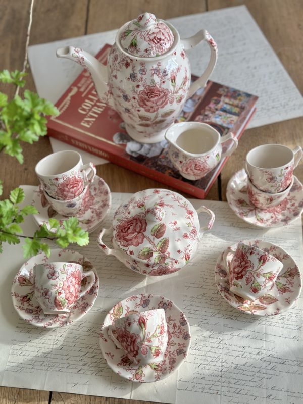 Service à café Johnson Brothers modèle Rose Chintz.