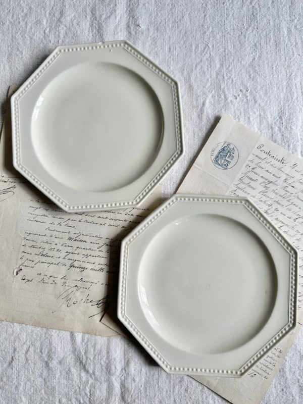 Deux assiettes à dessert perlées Montereau