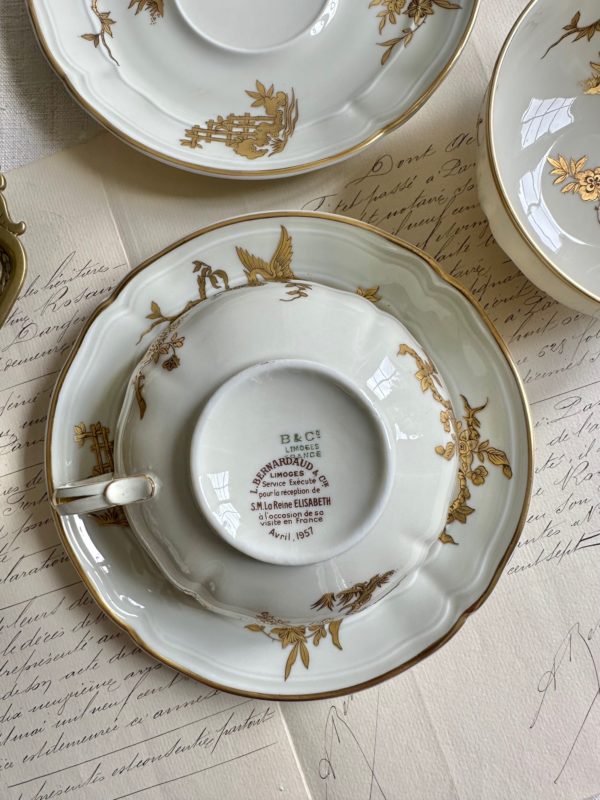 Rare, grande tasse à déjeuner Bernardaud Limoges Modèle Reine Elisabeth II – Image 5