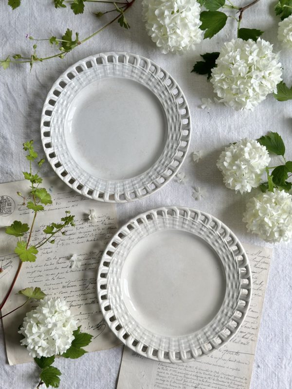 Deux assiettes ajourées Creil & Montereau Lebeuf Milliet Cie 1834 - 1849