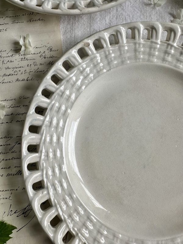 Deux assiettes ajourées Creil & Montereau Lebeuf Milliet Cie 1834 - 1849 – Image 3