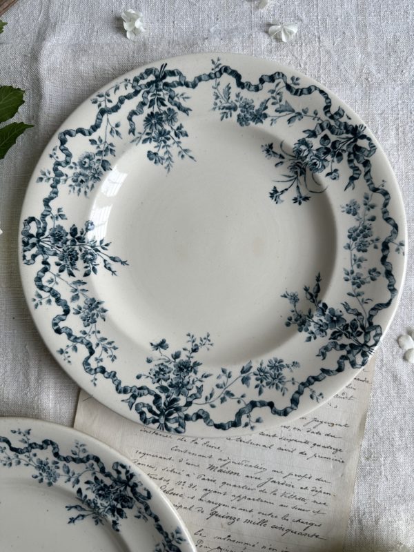 Deux assiettes plates Longwy modèle Manon – Image 3