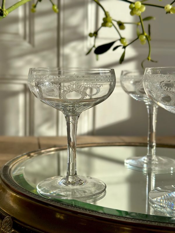 Suite de 6 coupes de champagne anciennes, cristal Saint Louis, modèle Madrid – Image 3