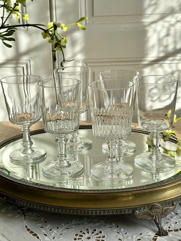 Suite de 6 verres anciennes à eau/ vin, en cristal Baccarat , dépareillés