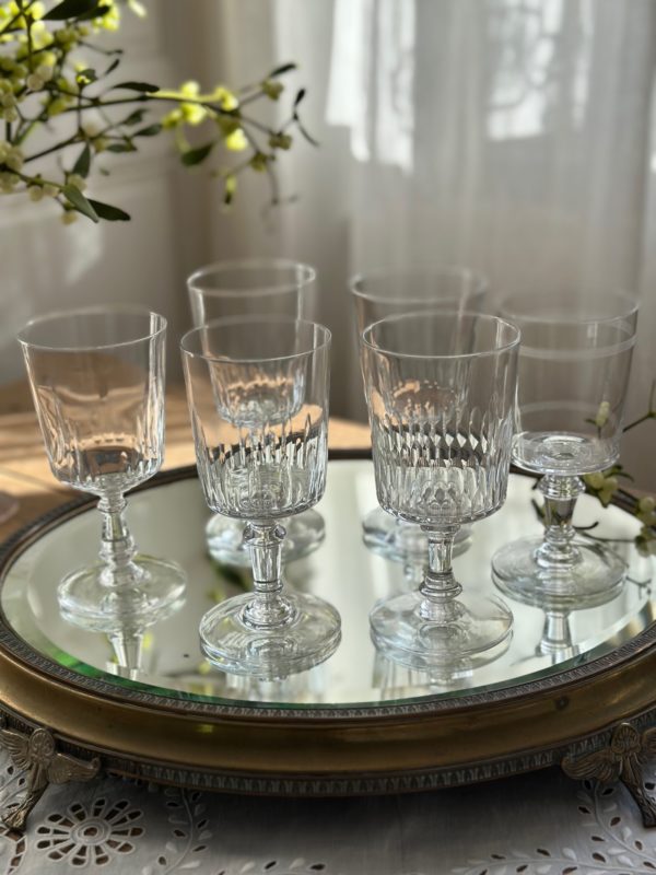 Suite de 6 verres anciennes à eau/ vin, en cristal Baccarat , dépareillés – Image 4