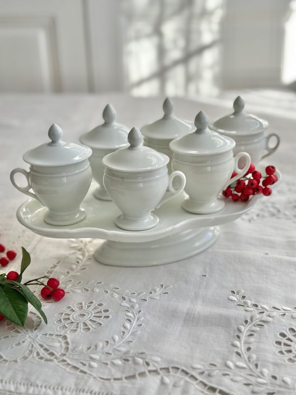 Service à crème ancien avec 6 pots à crème et leur plateau, en porcelaine XIXème – Image 3