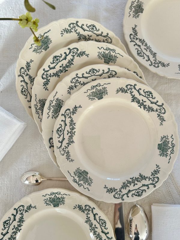 Suite de 6 assiettes plates Longchamp modèle Choiseul, couleur verte – Image 3