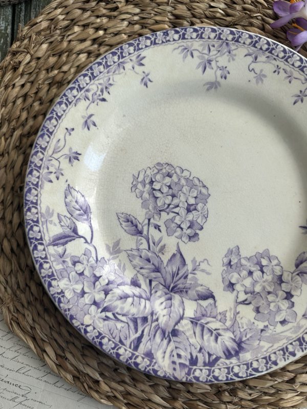 I. Rare assiette plate Gien modèle Hortensia, tons violet/mauve – Image 2