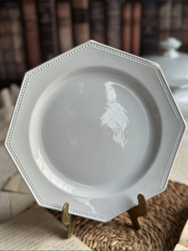 Réservé - Suite de 6 assiettes plates octogonales Montereau perle, bleuté - début XIXème – Image 6